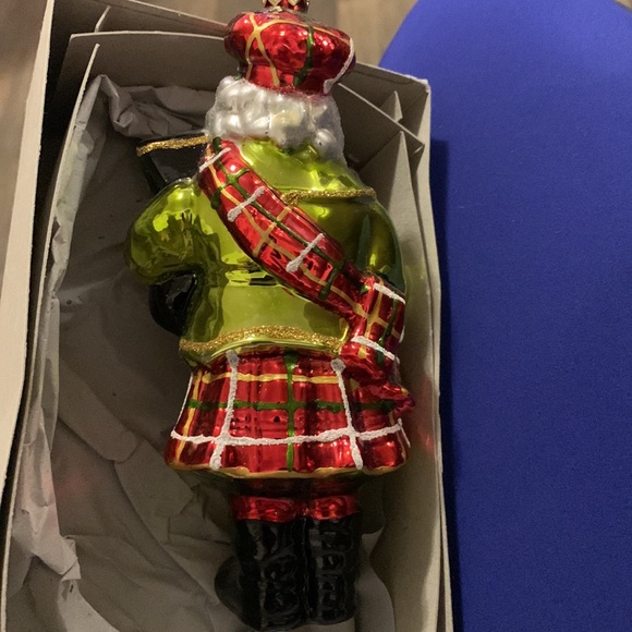 Scottish Santa Clause wearing a plaid kilt , blowing bagpipes, Mouth blown w box - Picture 2 of 5